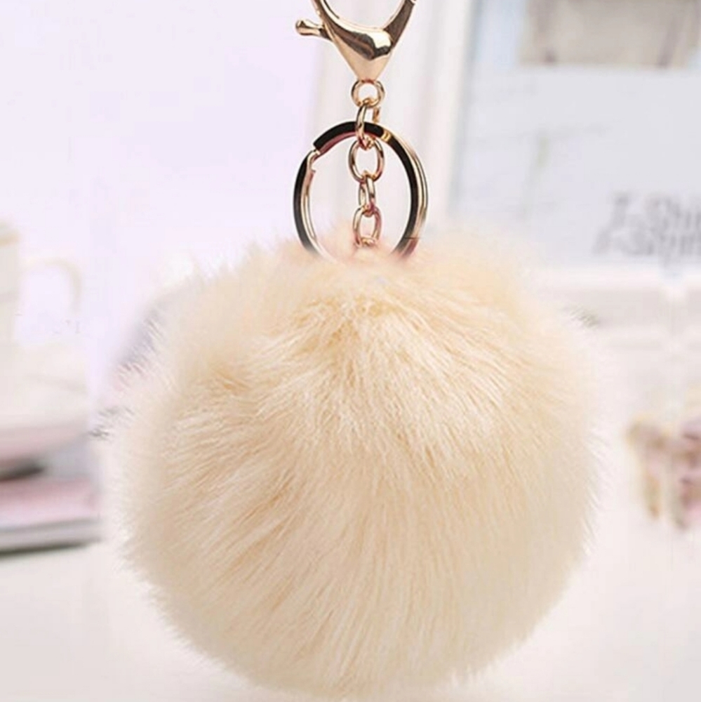 POM POM KEYCHAIN